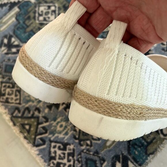 BOBS SKECHERS White Slip On Sneakers 9 - Picture 5 of 10